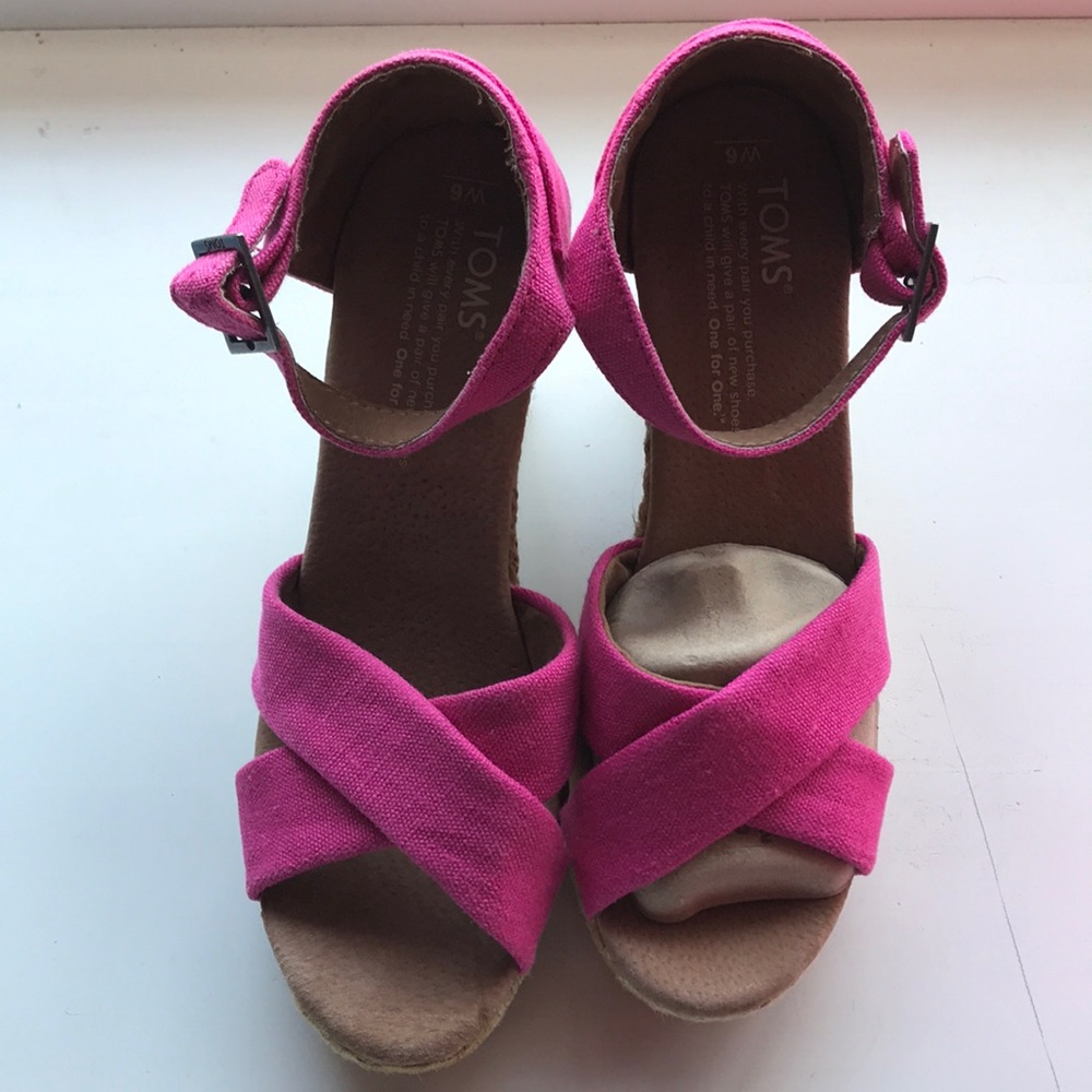 Toms size 6w wedges
